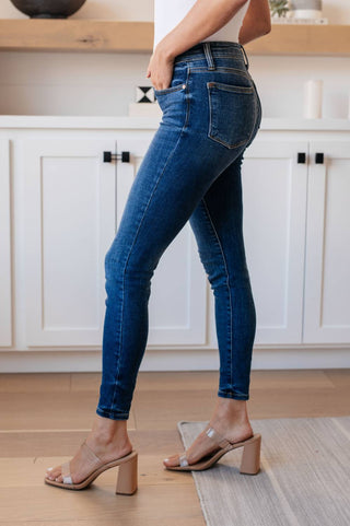 Judy Blue - Calça Jeans Skinny de Cintura Média