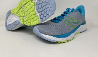 Tênis de corrida New Balance 880 V11 feminino cinza