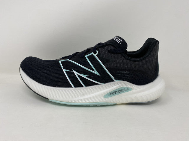 Tênis de corrida New Balance FuelCell Rebel V2 feminino, preto, tamanho 8,5 B(M) EUA