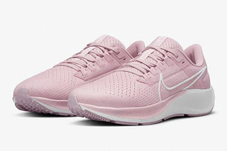 Tênis de corrida Nike Air Zoom Pegasus 38 feminino, branco, tamanho 8,5 B(M) EUA