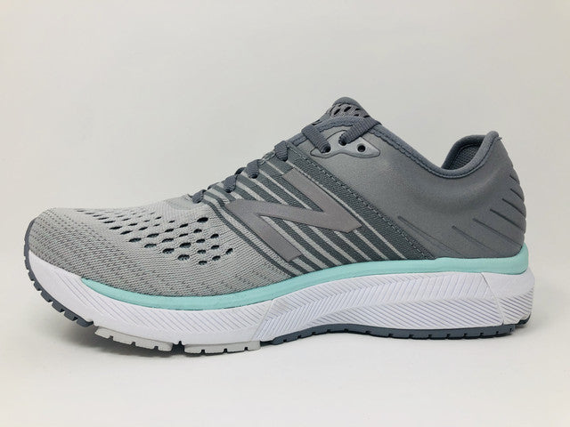 Tênis de corrida feminino New Balance 860 v10, aço/reef, tamanho 6, 2E (XW), EUA