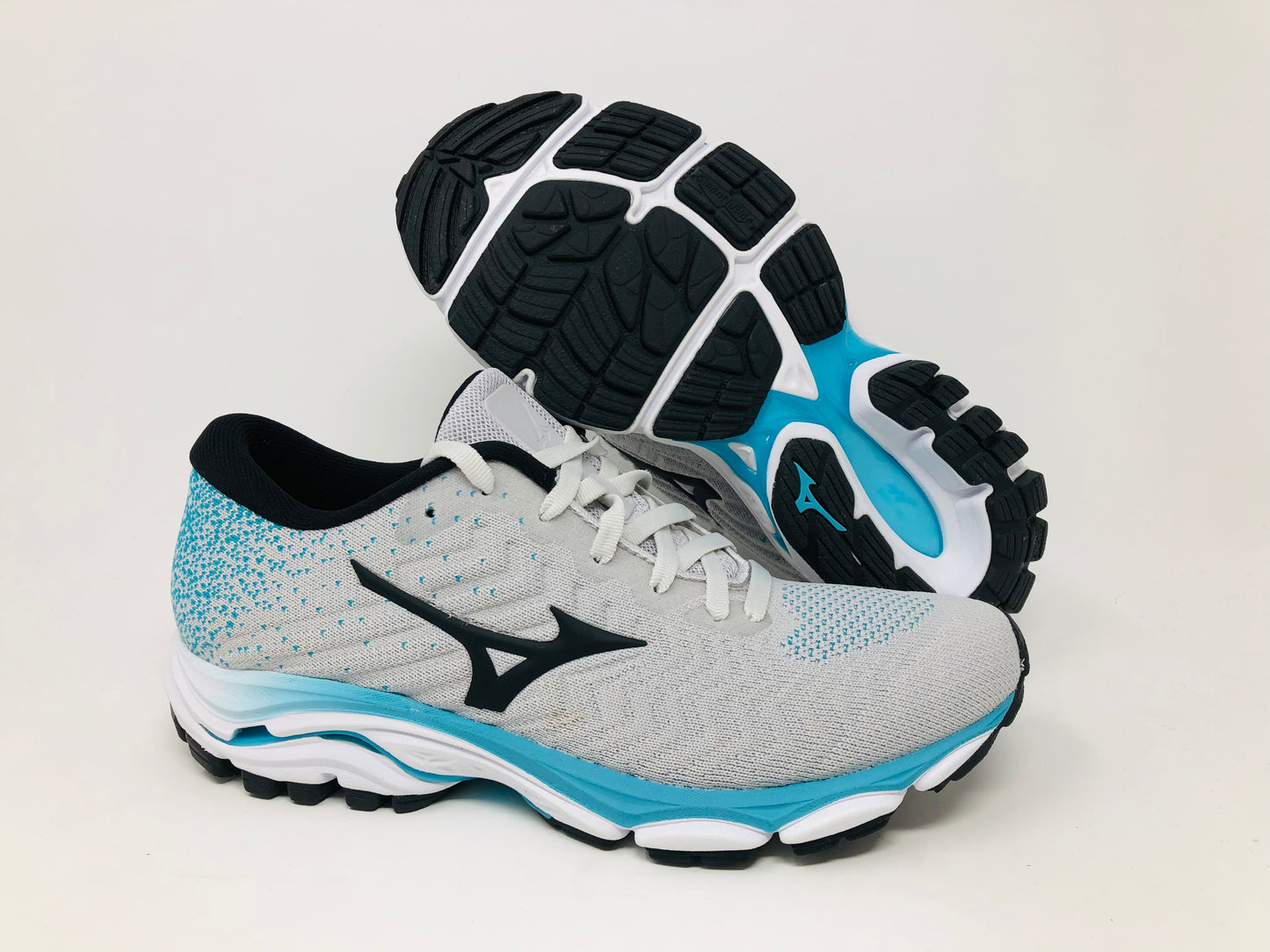 Tênis de corrida Mizuno Wave Inspire 16 Knit feminino, cinza, tamanho 6 B(M) EUA