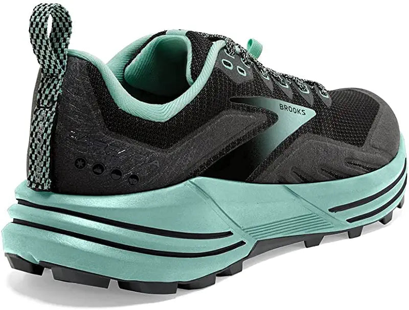 Tênis de corrida Brooks Cascadia 16 feminino, preto, tamanho 11 B(M) EUA