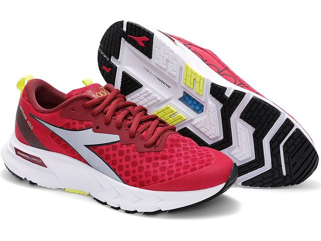 Tênis de corrida feminino Diadora Mythos Blushield Volo vermelho tamanho 9 B(M) EUA