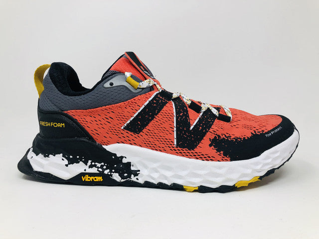 Tênis de corrida de trilha New Balance Hierro V5 feminino Toro vermelho/preto