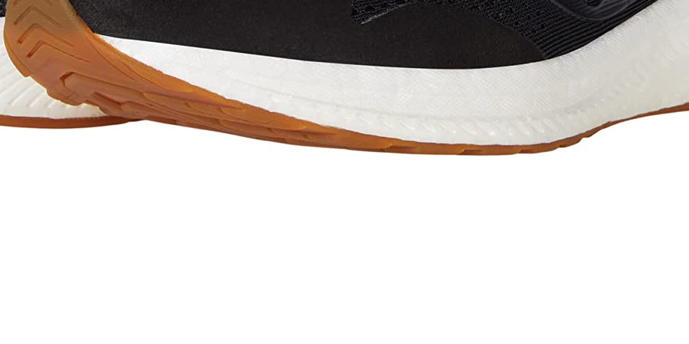 Tênis de corrida Saucony Freedom 4 feminino, preto/goma
