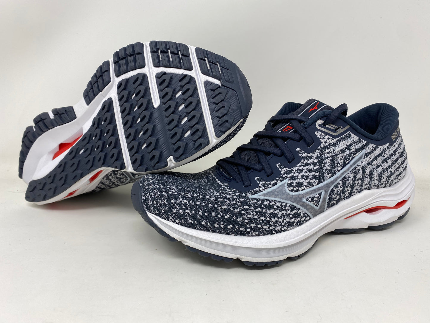 Tênis de corrida Mizuno Wave Inspire 17 feminino, tinta/lilás azul