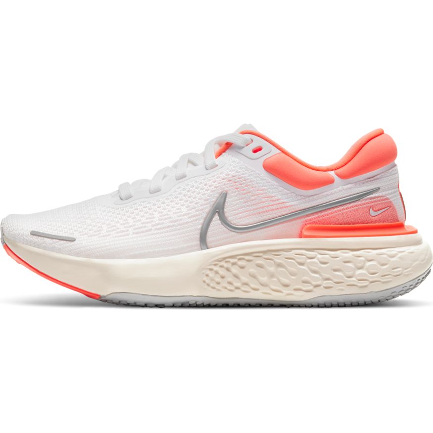 Tênis de corrida Nike ZoomX Invincible Run FlyKnit feminino, branco, tamanho 10 B(M) EUA