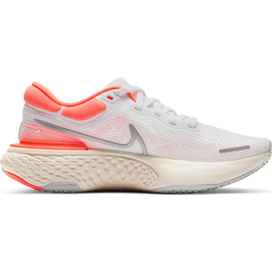 Tênis de corrida Nike ZoomX Invincible Run FlyKnit feminino, branco, tamanho 10 B(M) EUA
