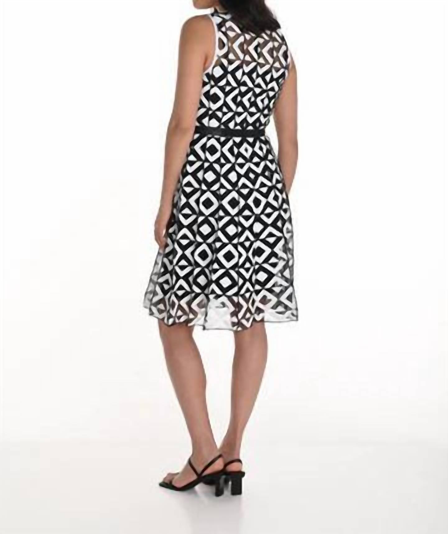 Frank Lyman - Geometric Lace Dress