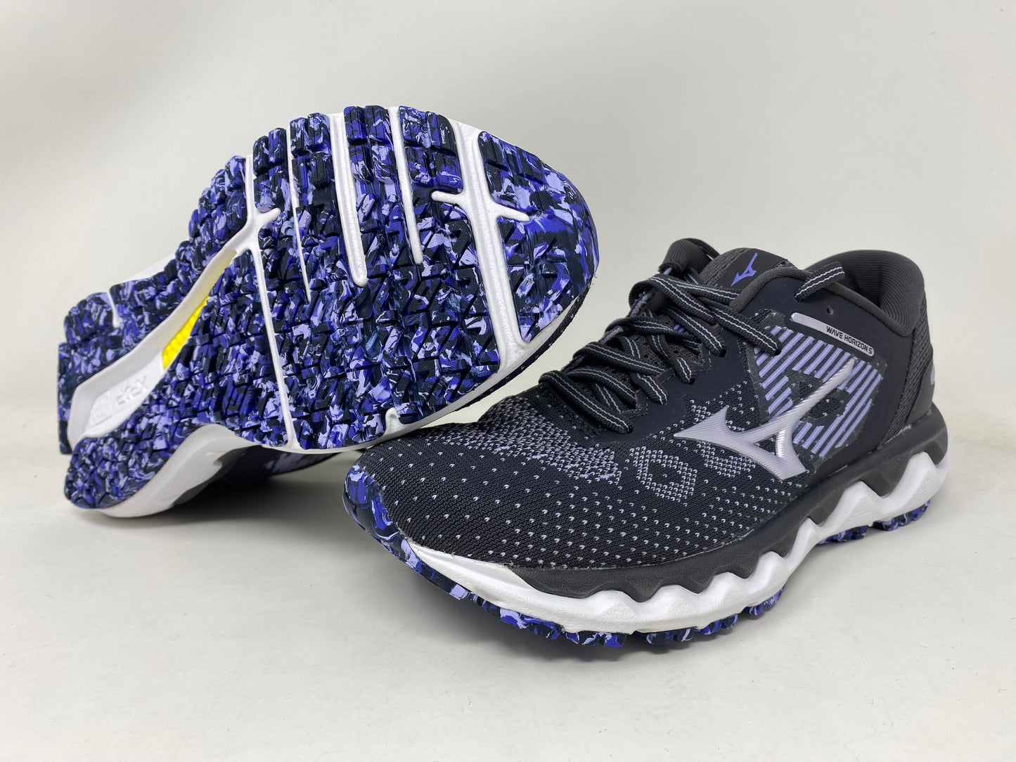 Tênis de corrida Mizuno Wave Horizon 5 feminino, preto, tamanho 7 B(M) EUA