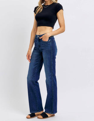 Judy Blue - Calça Jeans Clássica Reta com Controle de Barriga de Cintura Média