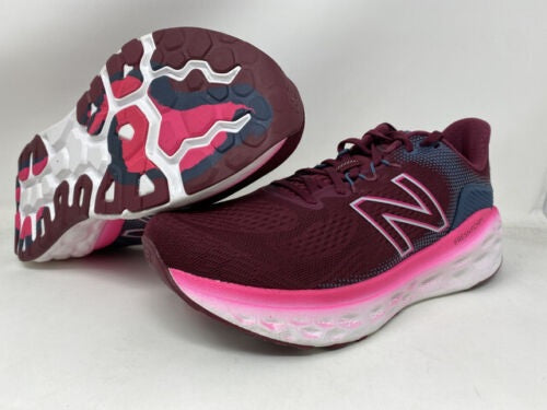 Tênis de corrida New Balance More v3 feminino, granada/rosa brilhante