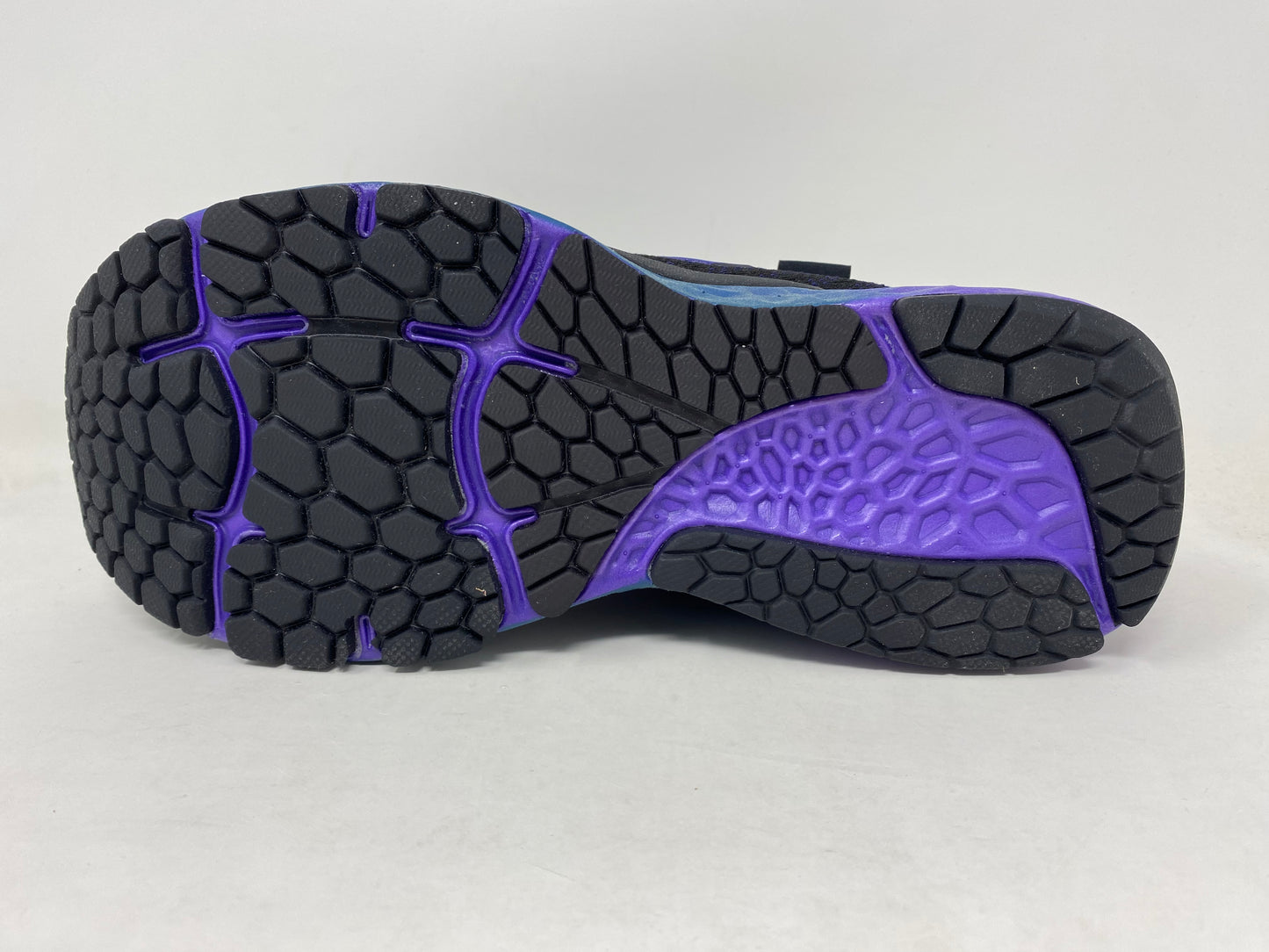 Tênis de corrida feminino New Balance 880 V11 GTX preto/Night Tide tamanho 6,5 B médio EUA