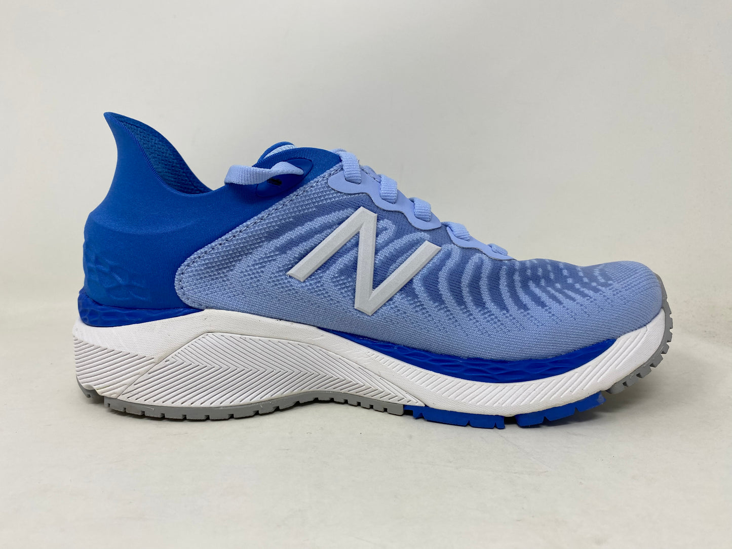Tênis de corrida feminino New Balance 860 V11 azul, tamanho 6,5 B (M) EUA