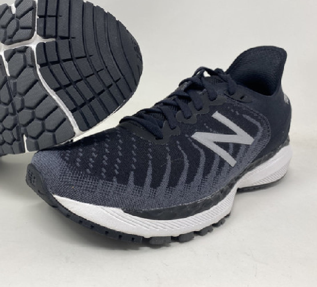 Tênis de corrida New Balance 860 V11 feminino, preto