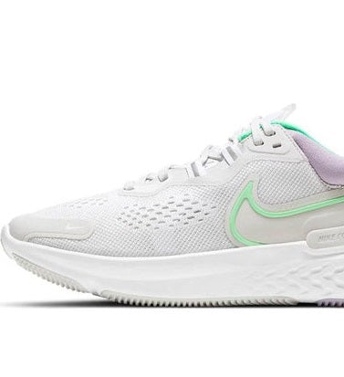Tênis de corrida Nike React Miler 2 feminino, tom platina/verde, tamanho 5 B (M) EUA