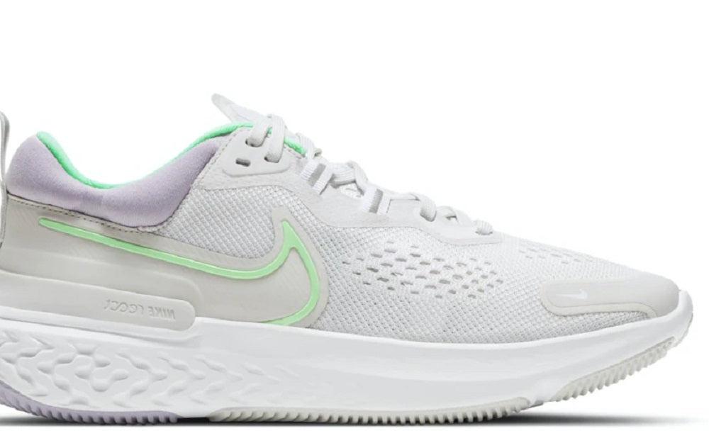 Tênis de corrida Nike React Miler 2 feminino, tom platina/verde, tamanho 5 B (M) EUA