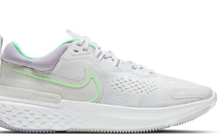 Tênis de corrida Nike React Miler 2 feminino, tom platina/verde, tamanho 5 B (M) EUA
