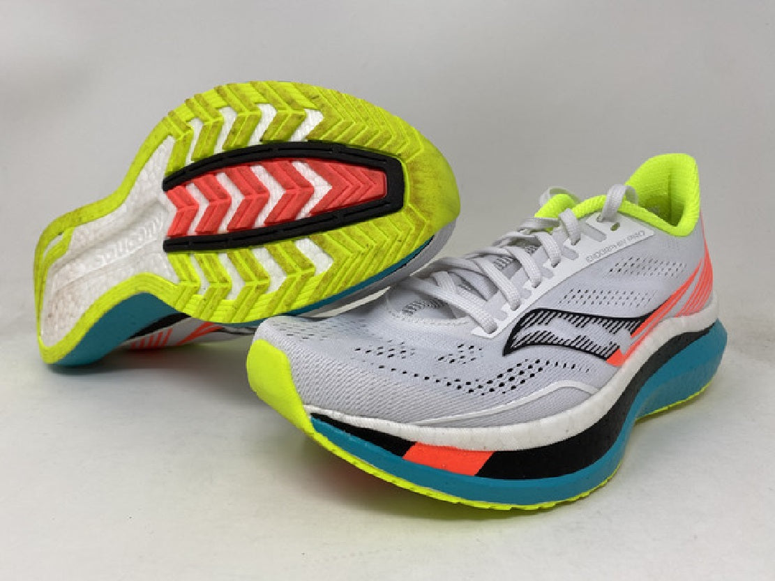 Tênis de corrida Saucony Endorphin Pro feminino, branco, cinza mutante, tamanho 7 B (M) EUA