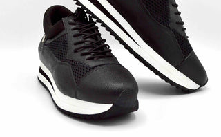 Chelsea Jones - Women's Verse Elevated Trainer Shoes