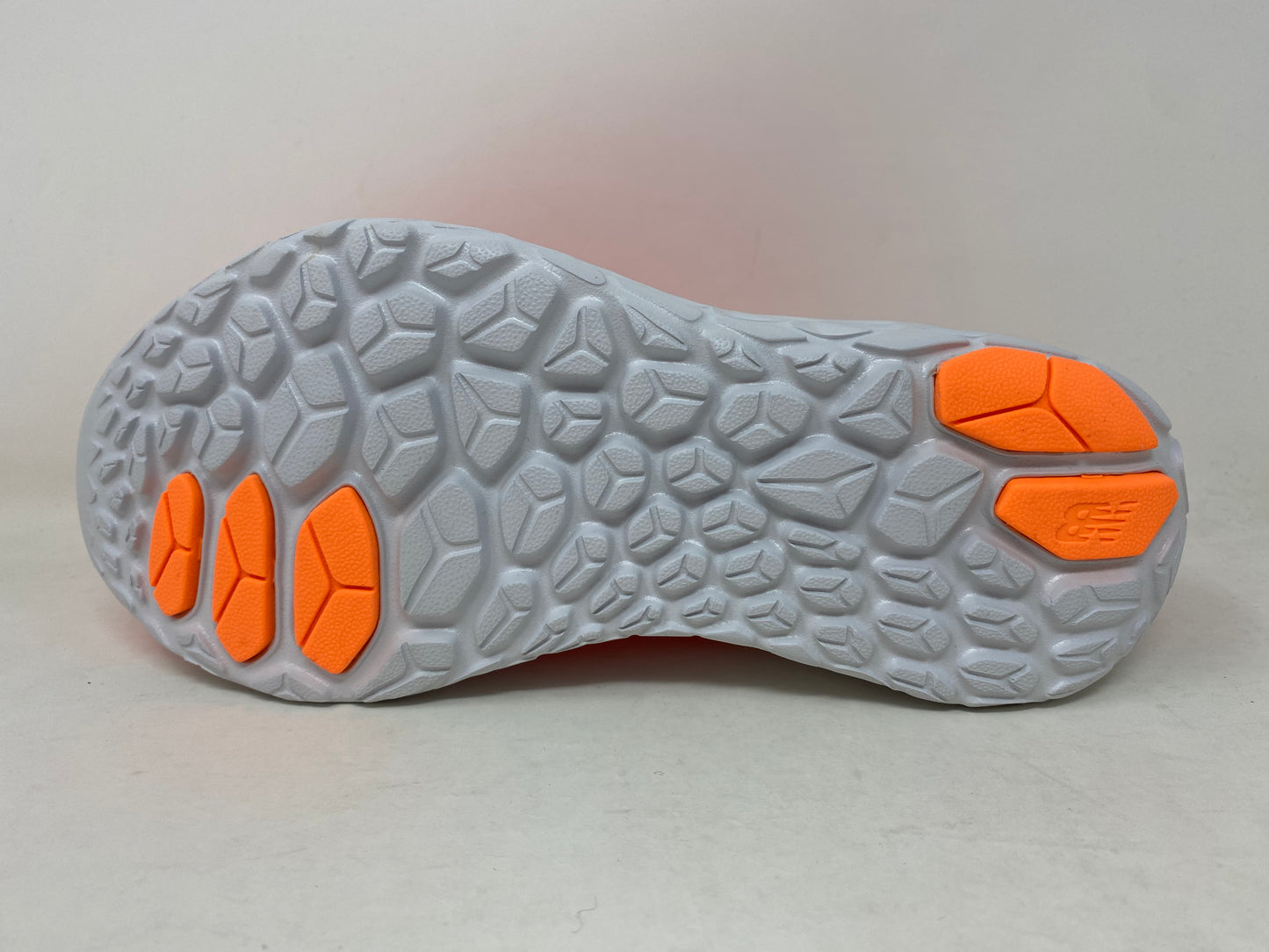 Tênis de corrida New Balance Beacon V3 feminino, laranja, tamanho 6 B (M) EUA