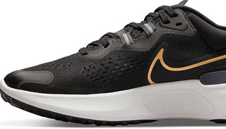 Tênis de corrida Nike React Miler 2 feminino, preto/dourado, tamanho 10 B, médio, EUA