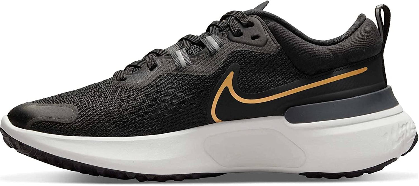 Tênis de corrida Nike React Miler 2 feminino, preto/dourado, tamanho 10 B, médio, EUA