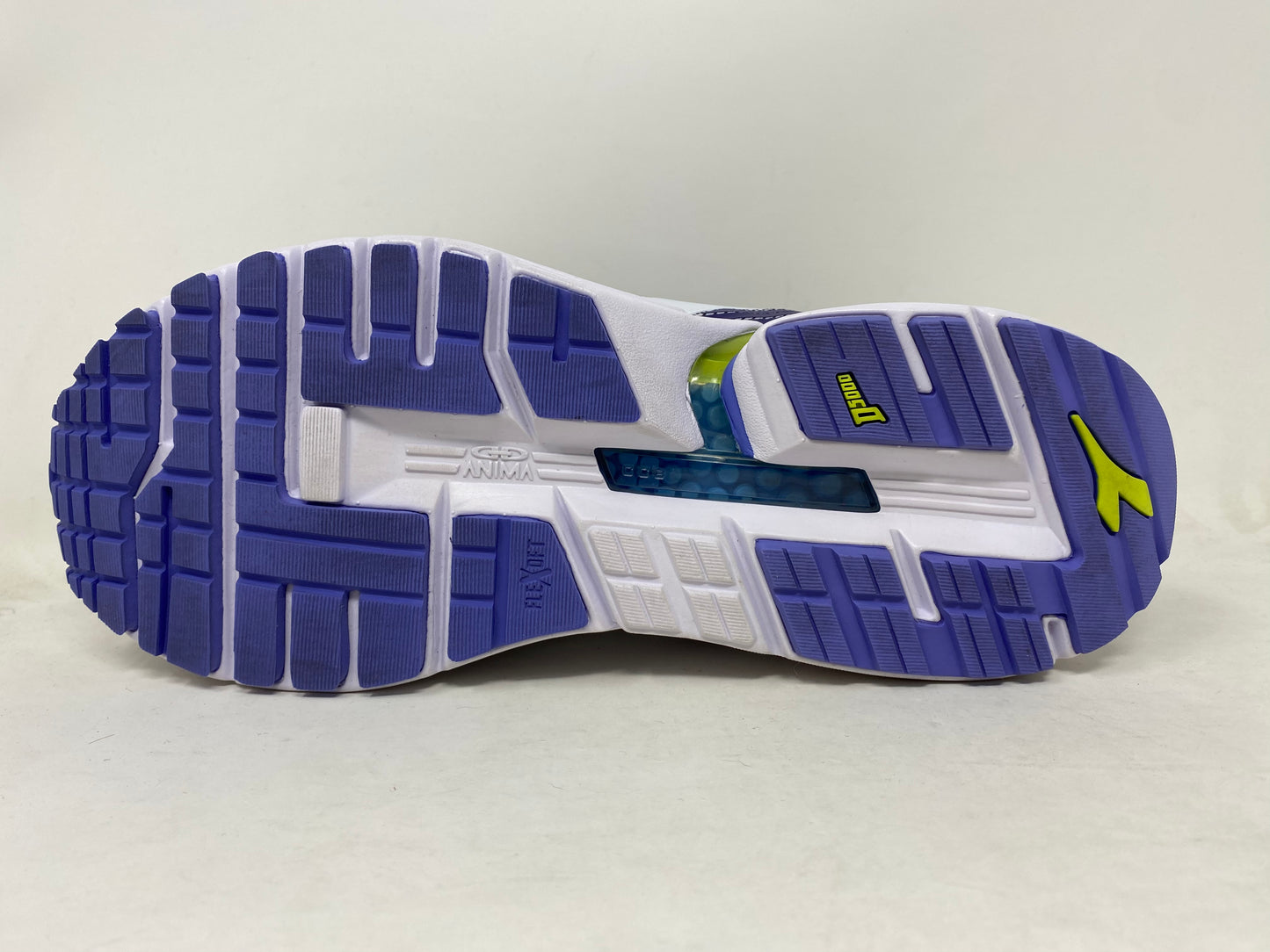 Tênis de corrida Diadora Mythos Blueshield Vigore feminino, azul, tamanho 6,5 B, médio, EUA