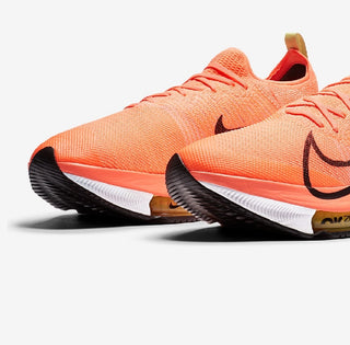 Tênis de corrida Nike Air Zoom Tempo Next% masculino, manga/limão