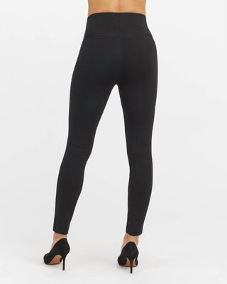 Spanx - A CALÇA SKINNY COM CANO PERFEITO NO TORNOZELO