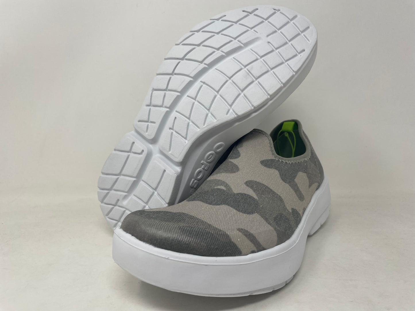 Tênis Oofos Feminino Oomg Eezee Low Verde Camuflado