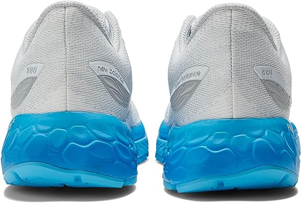 Tênis de corrida feminino New Balance X 880 V12, branco/céu vibrante, tamanho 10,5 B, médio, EUA