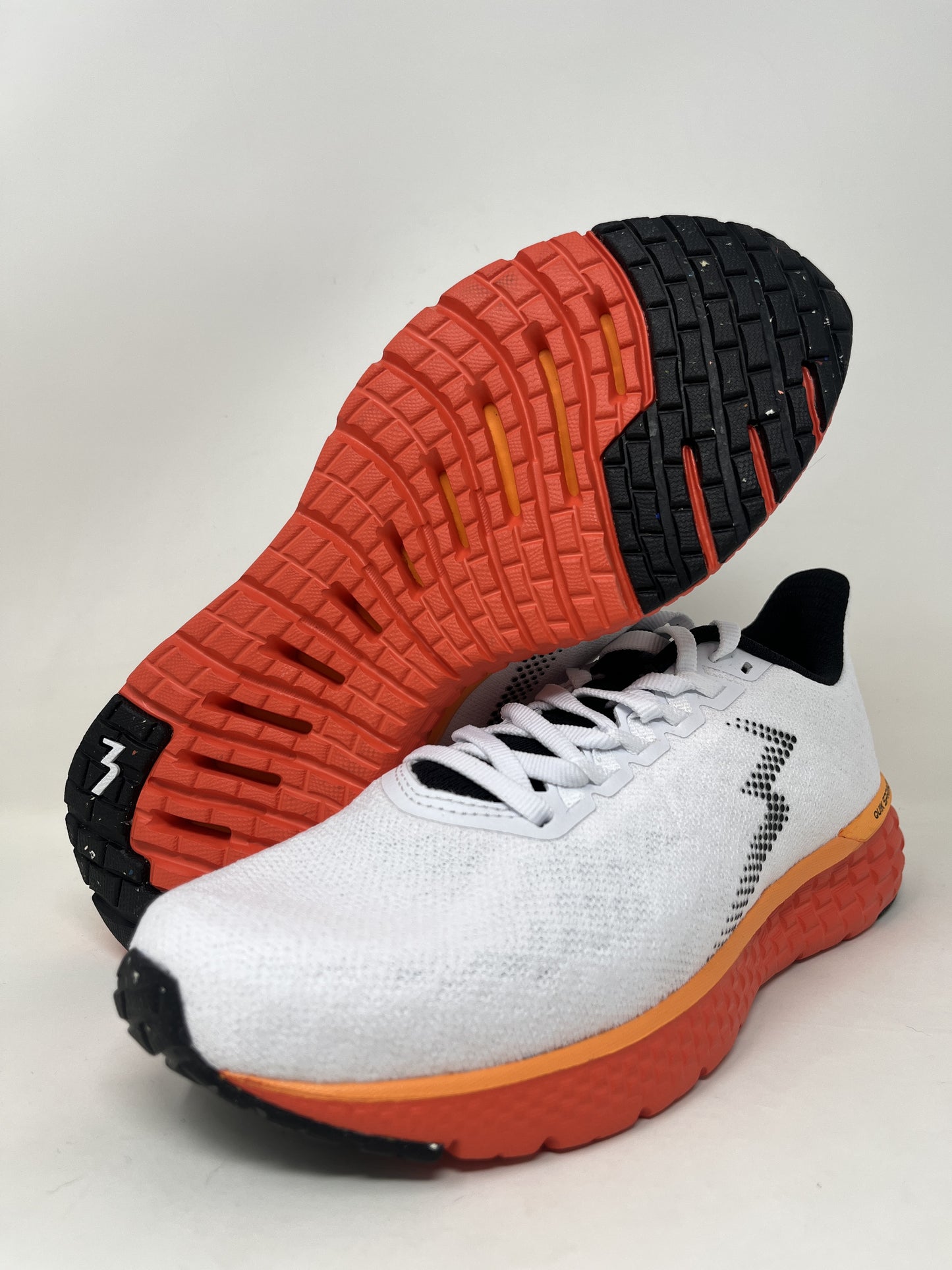 Tênis de corrida 361 Degrees Fierce 2 feminino, branco, tamanho 8 B, médio
