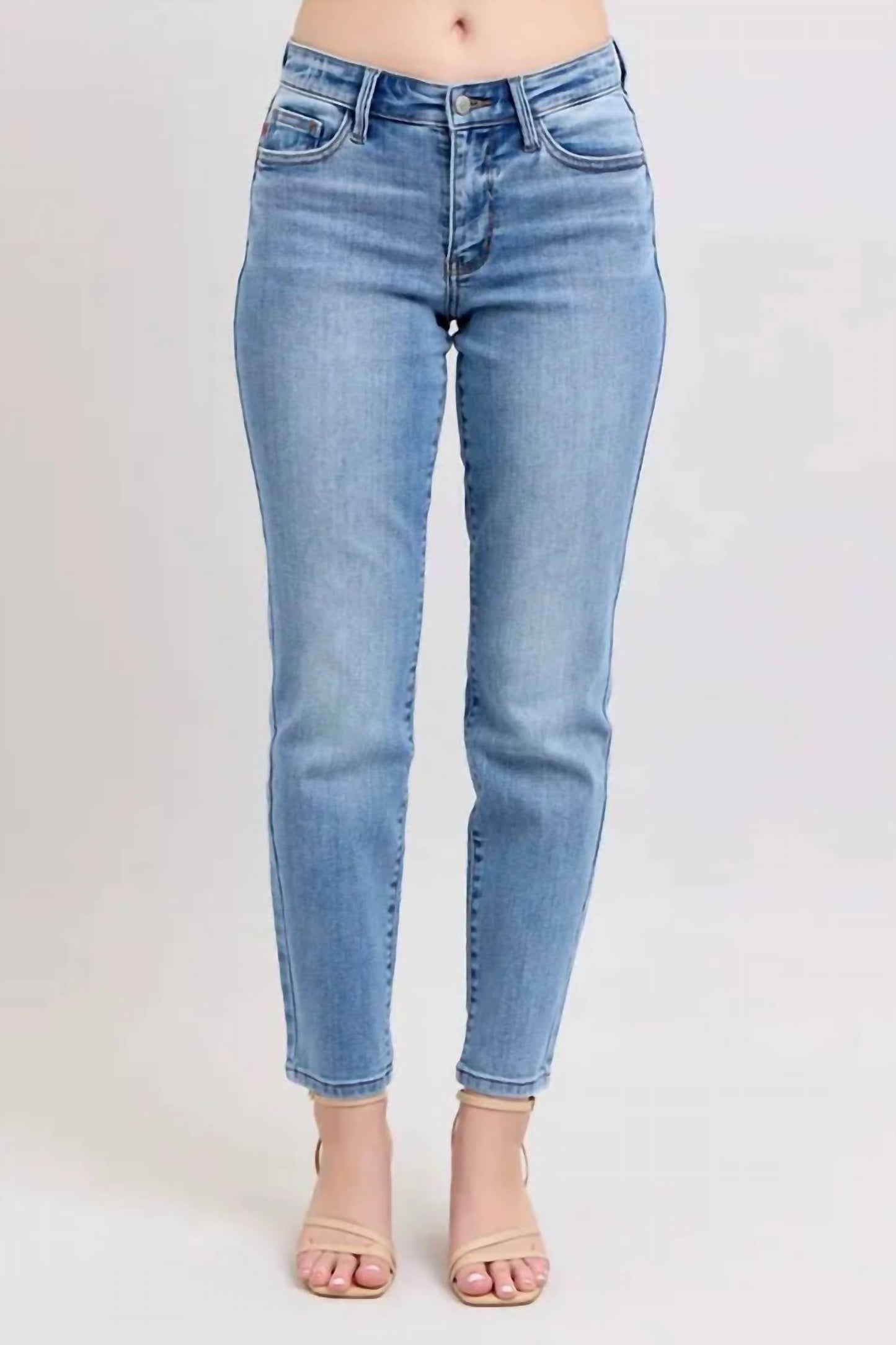 Judy Blue - Mid Rise Vintage Wash Slim Jeans