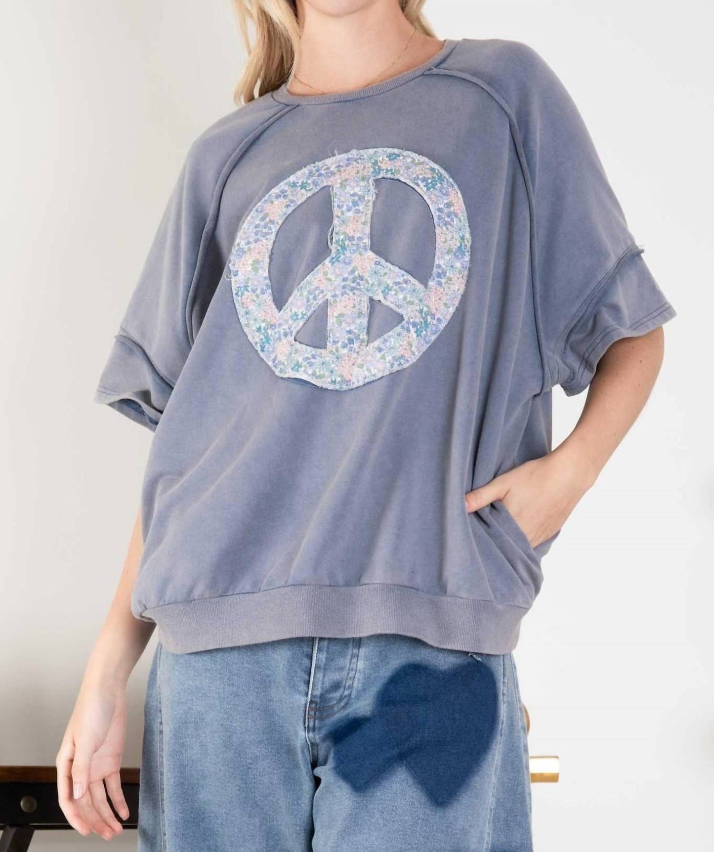 Blue Velvet - MINERAL-WASHED PEACE SIGN SHORT SLEEVE TERRY KNIT TOP