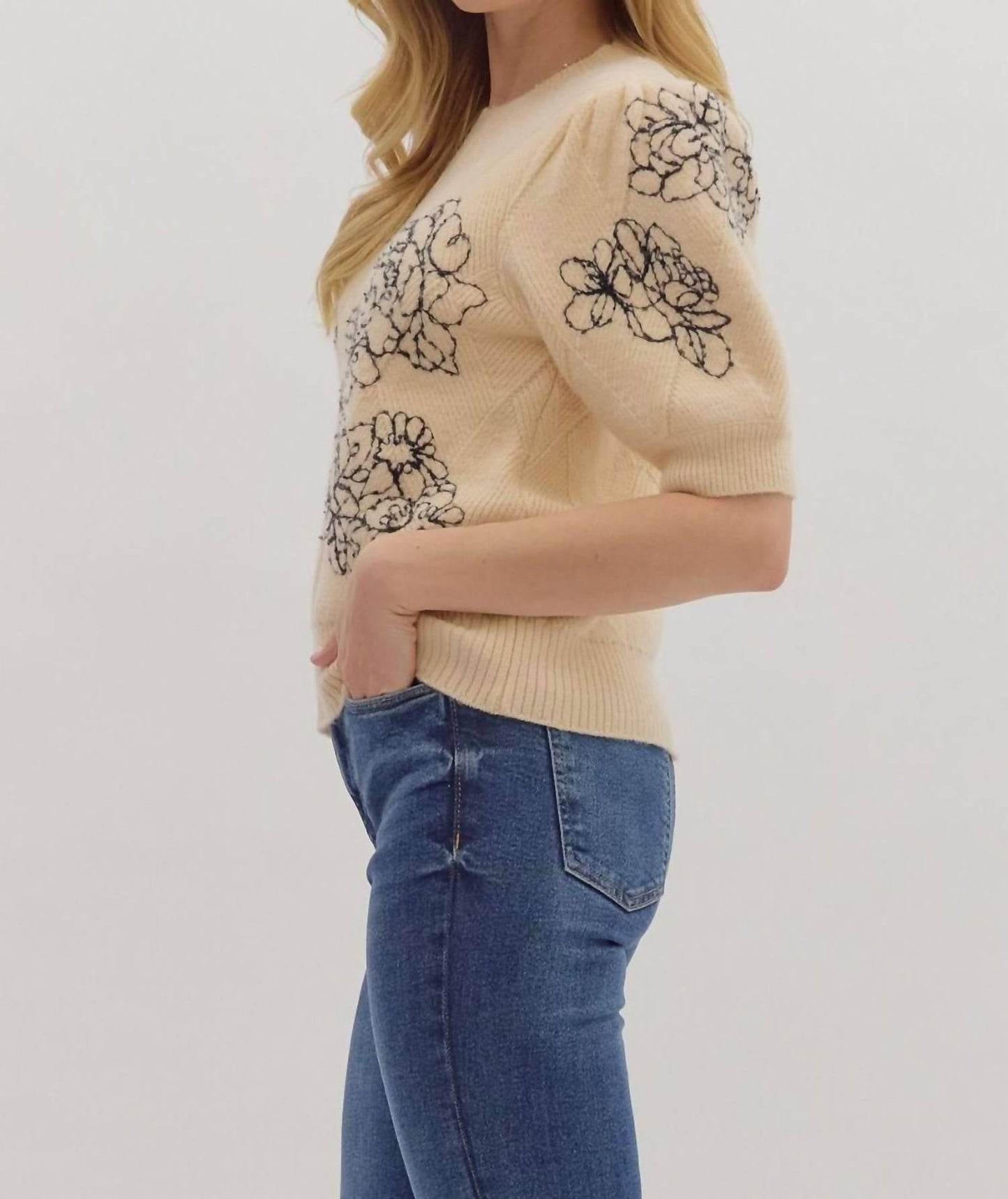 Entro - Short Sleeve Floral Sweater