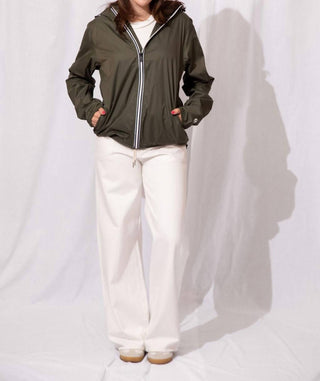 08 Lifestyle - Torba Packable Rain Jacket