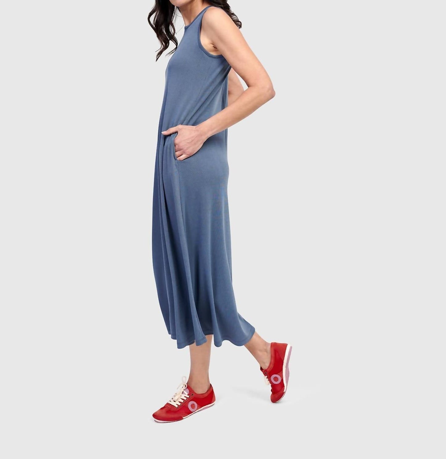 Alembika - Essential Sleeveless Midi Dress