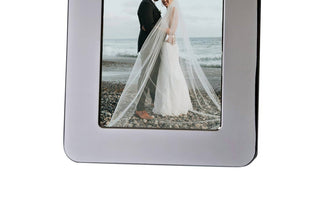 Creative Gifts International - Moldura para fotos com design de raio - 8x10