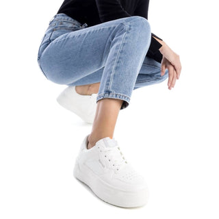 Xti - Tênis Feminino com Cadarço Ajustável