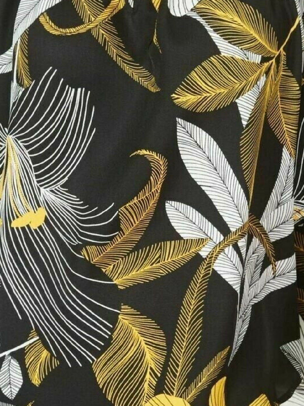 Thalia Sodi Top Feminino com Ombros De fora e Decote em V Preto