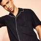 Camisa masculina com botões frontais contrastantes Royalty By Maluma, preta, tamanho 2XL