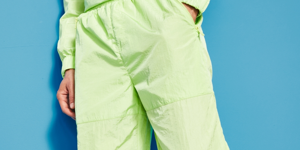 Calça de moletom masculina Royalty By Maluma com ajuste sólido e utilitário, verde, tamanho X-G