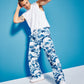 Calça utilitária conversível com estampa de ondas e ajuste relaxado para homens, tamanho G, azul, da Royalty by Maluma