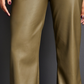Calça Flare Leg Couro Sintético Royalty by Maluma Feminina Verde Tamanho 4
