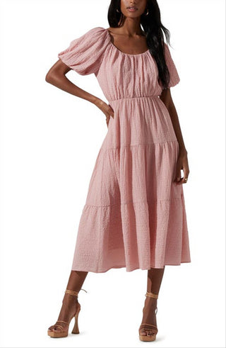 Vestido rosa em camadas Astr The Label - tamanho grande