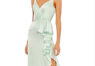 Vestido trompete de cetim com babados Ieena for Mac Duggal em pistache tamanho 4