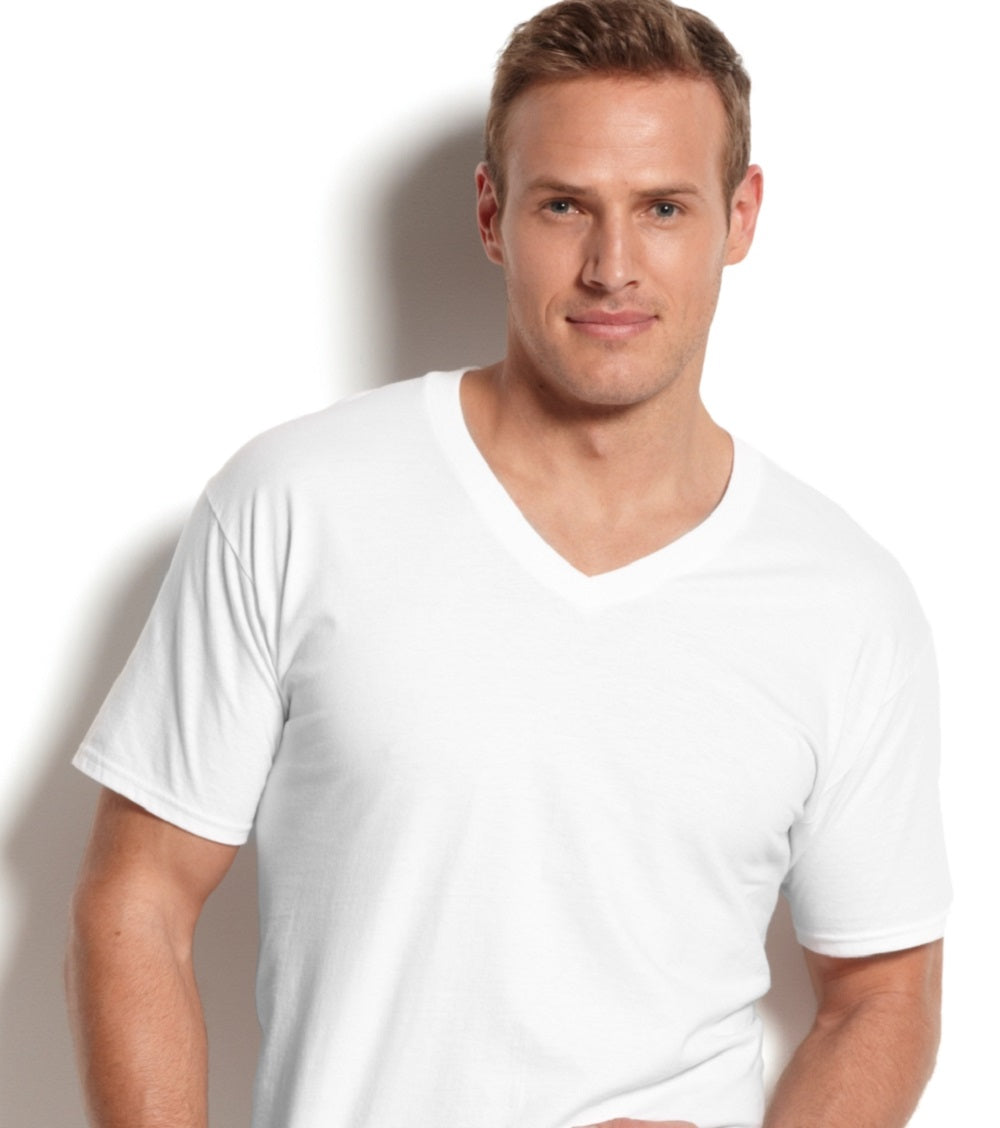 Pacote com 5 camisetas Hanes masculinas com decote em V, brancas, tamanho pequeno