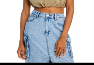 Blusa curta sem mangas com estampa de balão e labrador cinza cáqui